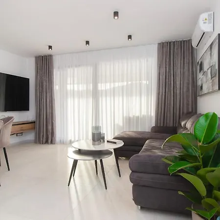 ヴィラ Beachfront Villa, Indoor Heated Pool Stunning View Vinišće