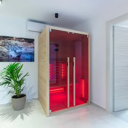 ヴィラ Beachfront Villa, Indoor Heated Pool Stunning View Vinišće
