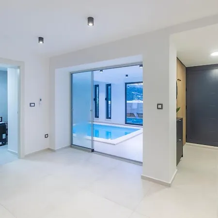 ヴィラ Beachfront Villa, Indoor Heated Pool Stunning View