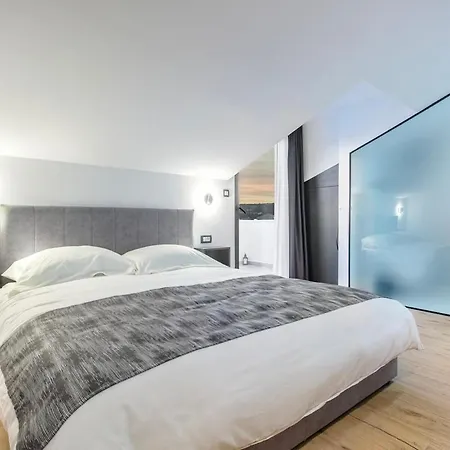 ヴィラ Beachfront Villa, Indoor Heated Pool Stunning View Vinišće