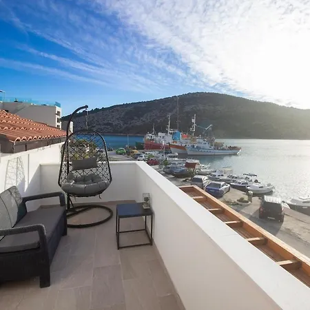 Beachfront Villa, Indoor Heated Pool Stunning View * Vinišće